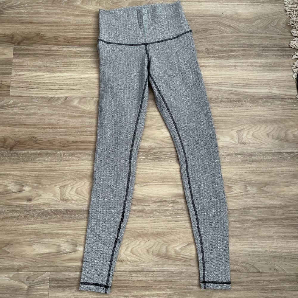 Lululemon grey leggings size 6